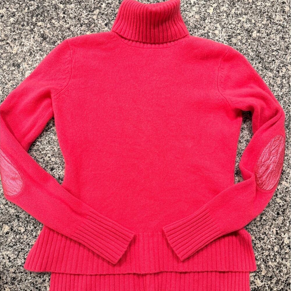 Neiman Marcus Cashmere Pink Turtleneck Sweater - Medium